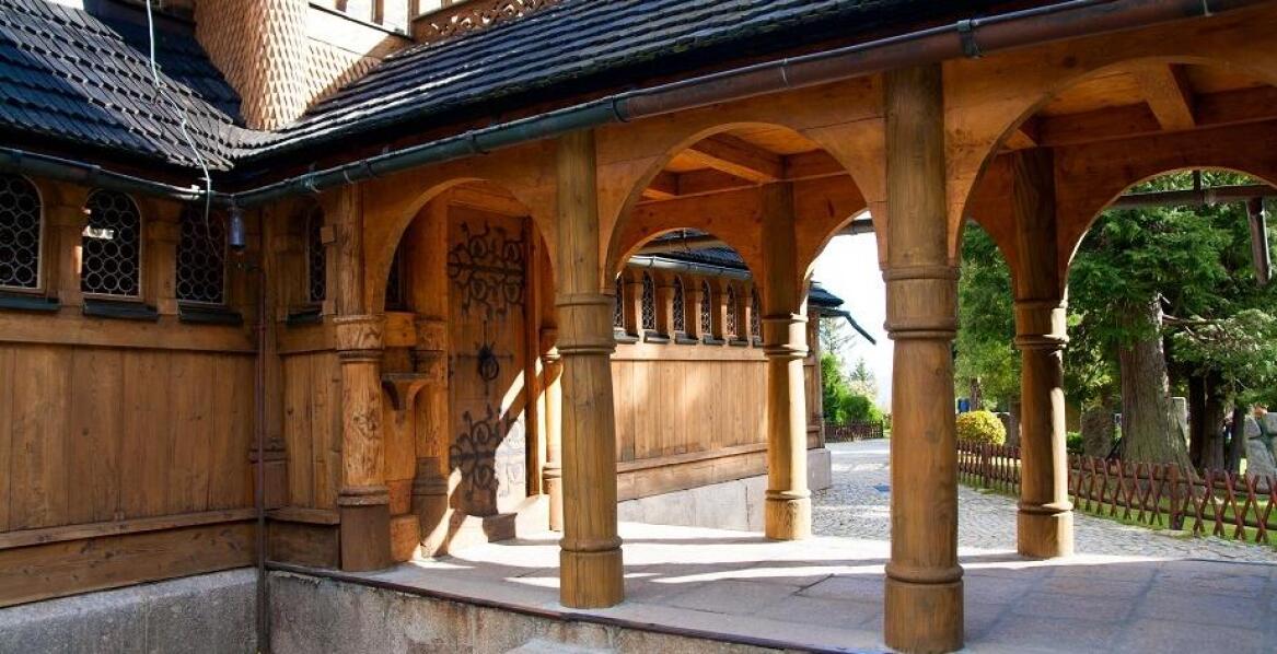 Nowoczesne podejście do budowy budynków sakralnych z drewna