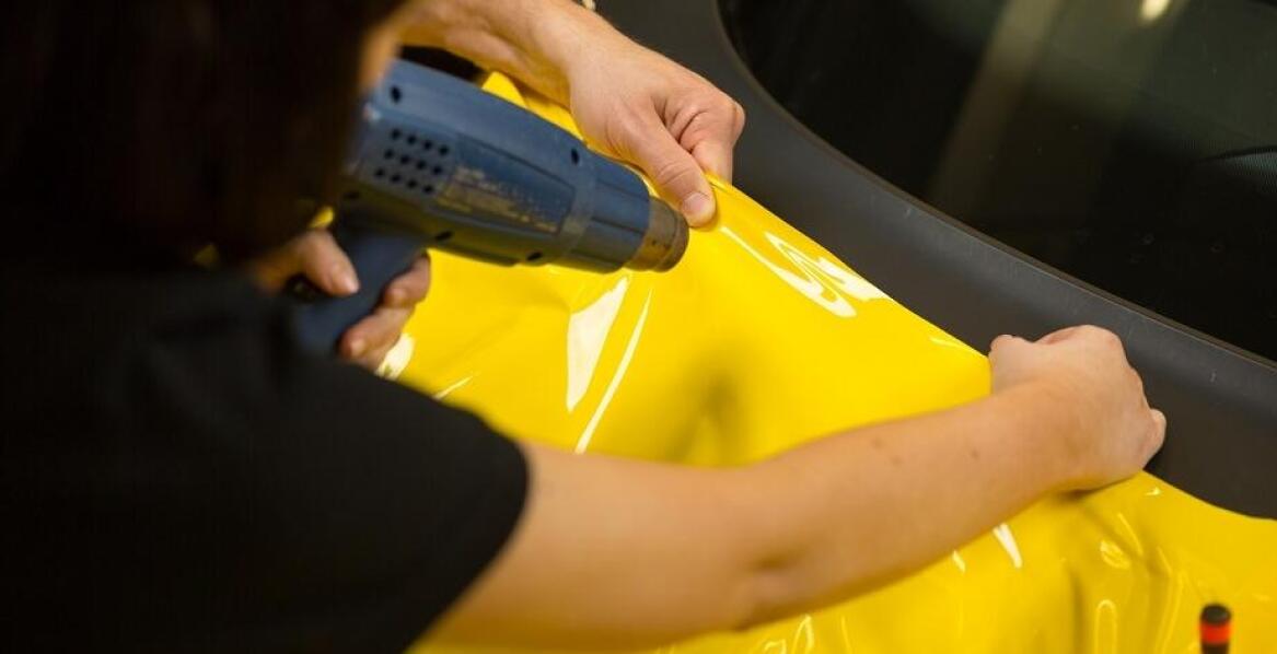 Techniki oklejania ciężarówek: co warto wiedzieć przed podjęciem decyzji?