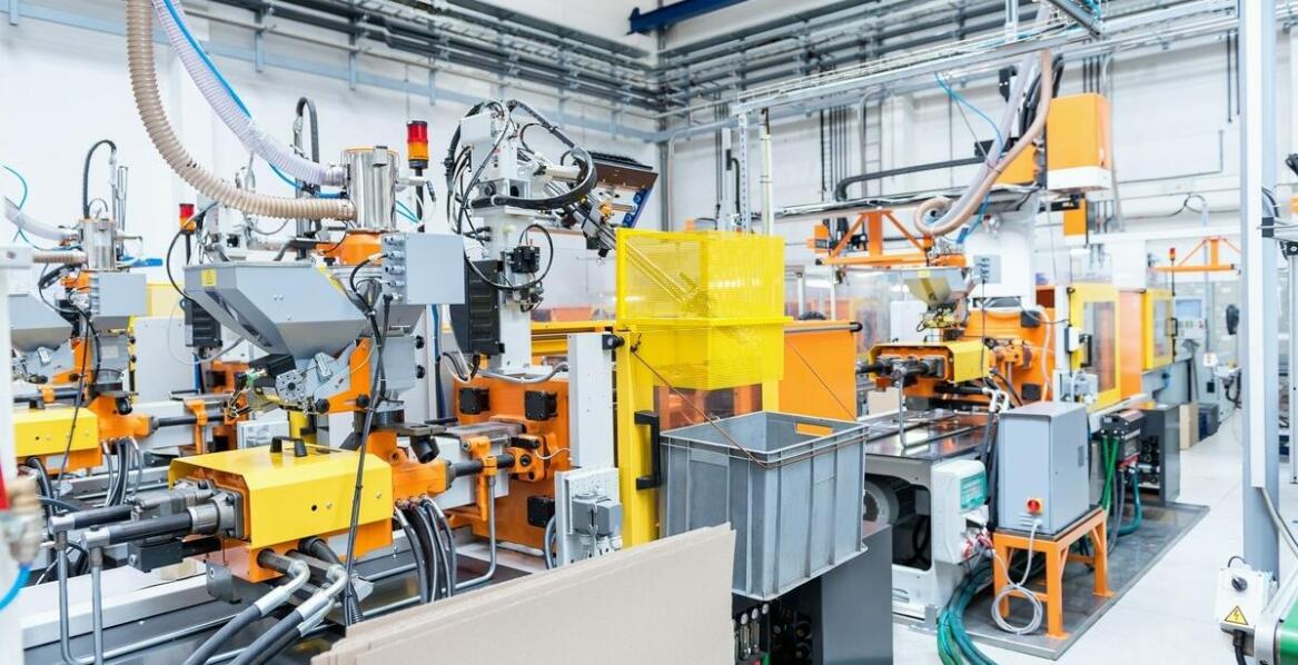 Technologie stosowane w produkcji skrzyń ładunkowych i kontenerów