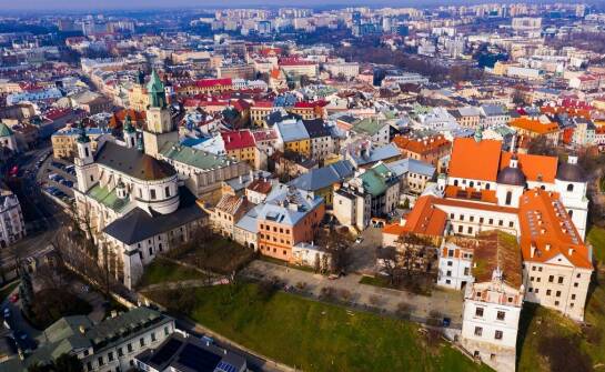 Jak efektywnie zarządzać przewozem drobnicowym w Krakowie?