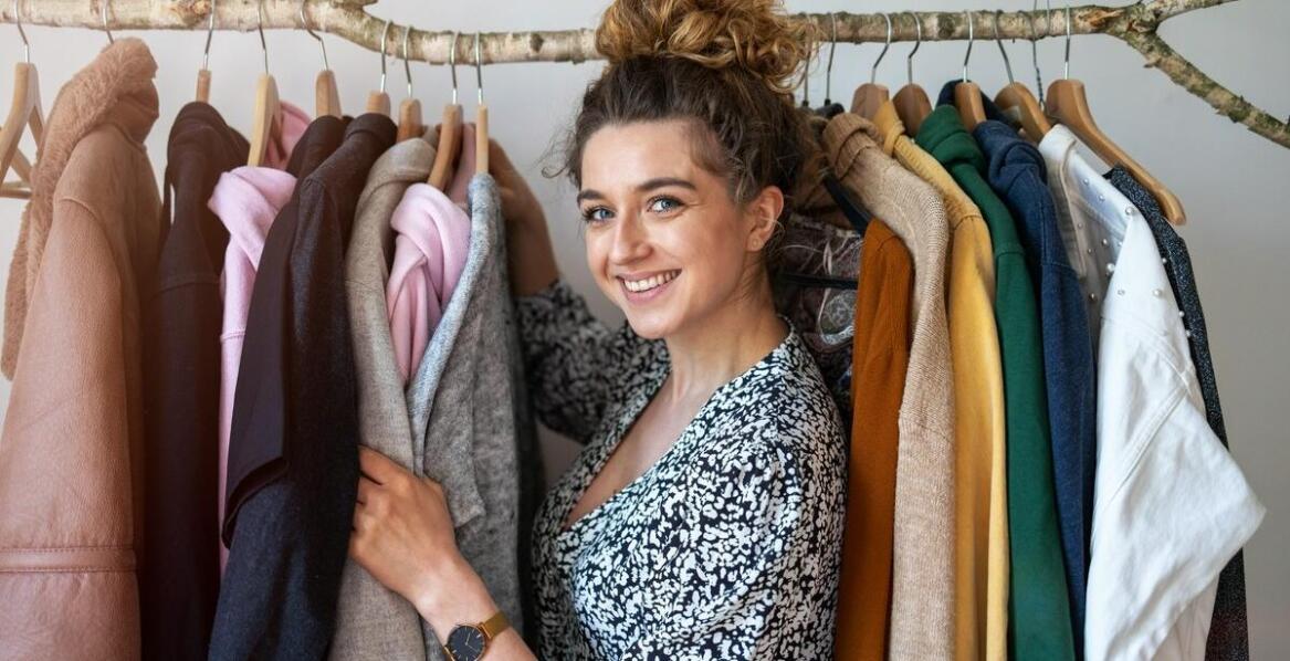 Jak wybrać idealną marynarkę dzianinową damską do swojej figury?