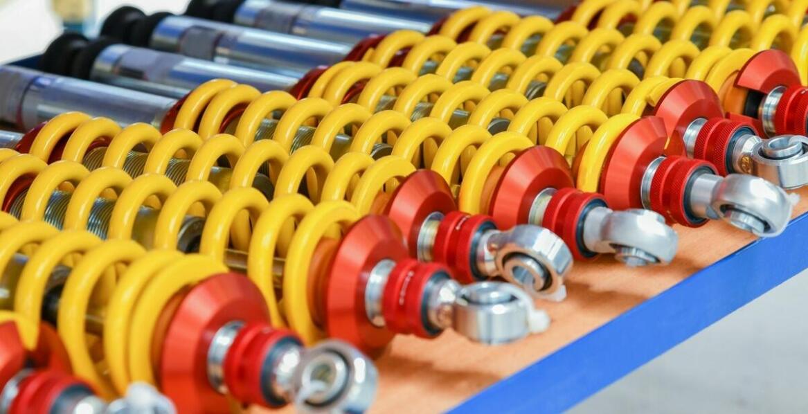 Różne typy przewodów do pompowania kół i ich zastosowania w serwisach samochodowych