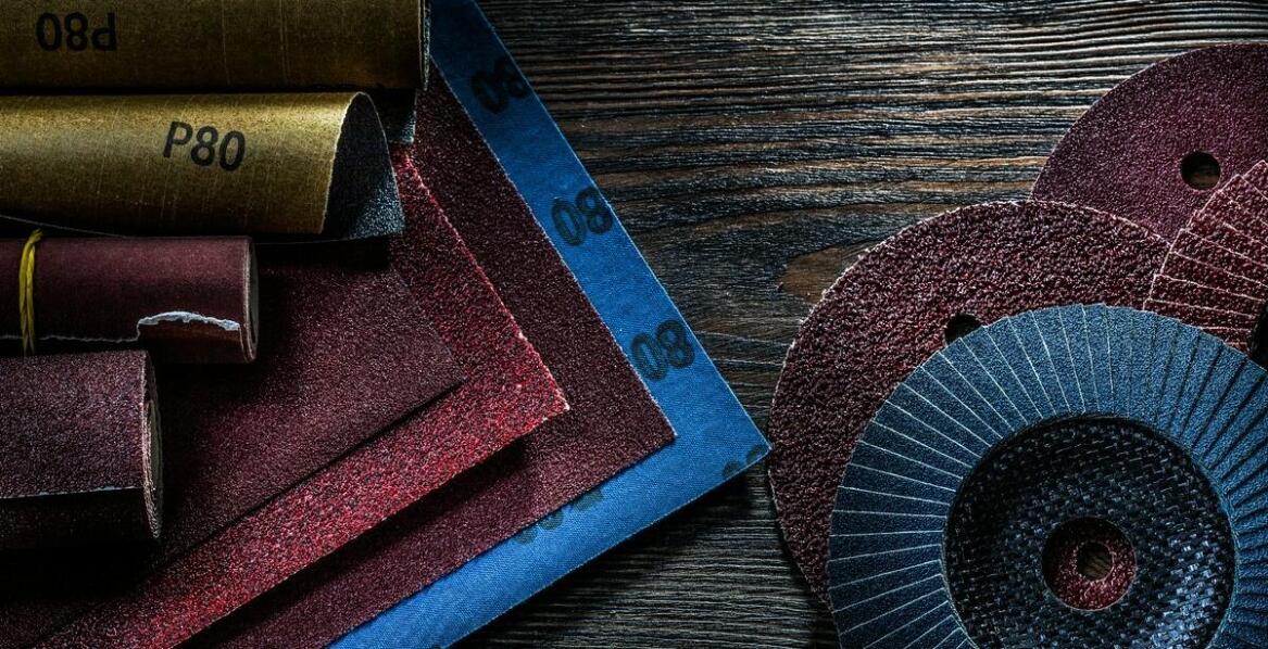 Porównanie różnych typów pap smołowych – co wybrać do swojego projektu?