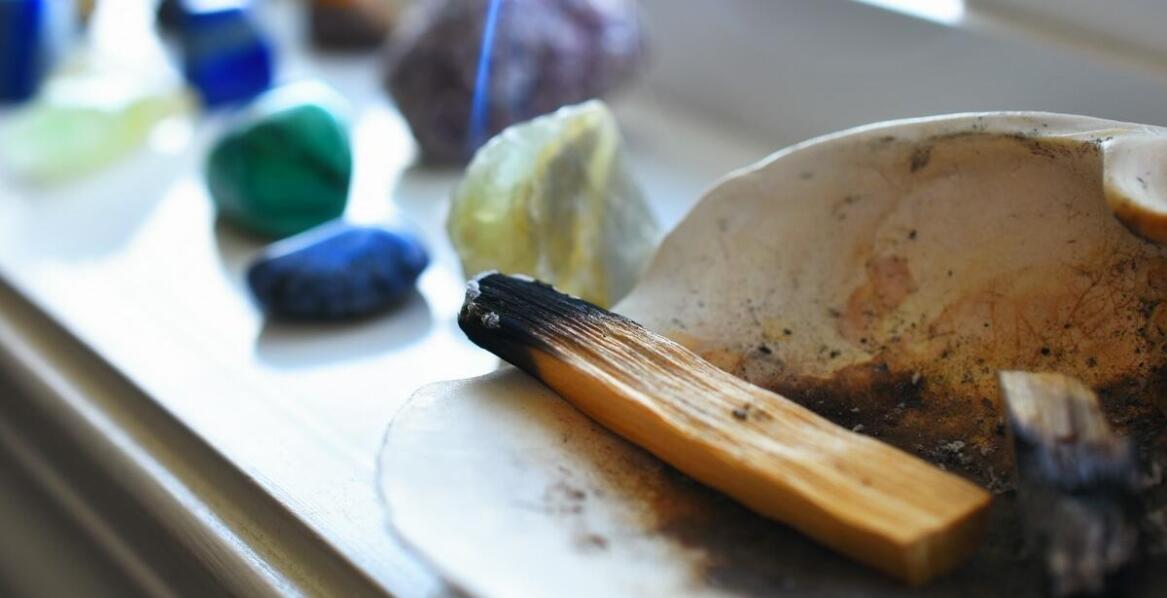 Jak kadzidła mogą wzbogacić religijny prezent urodzinowy?