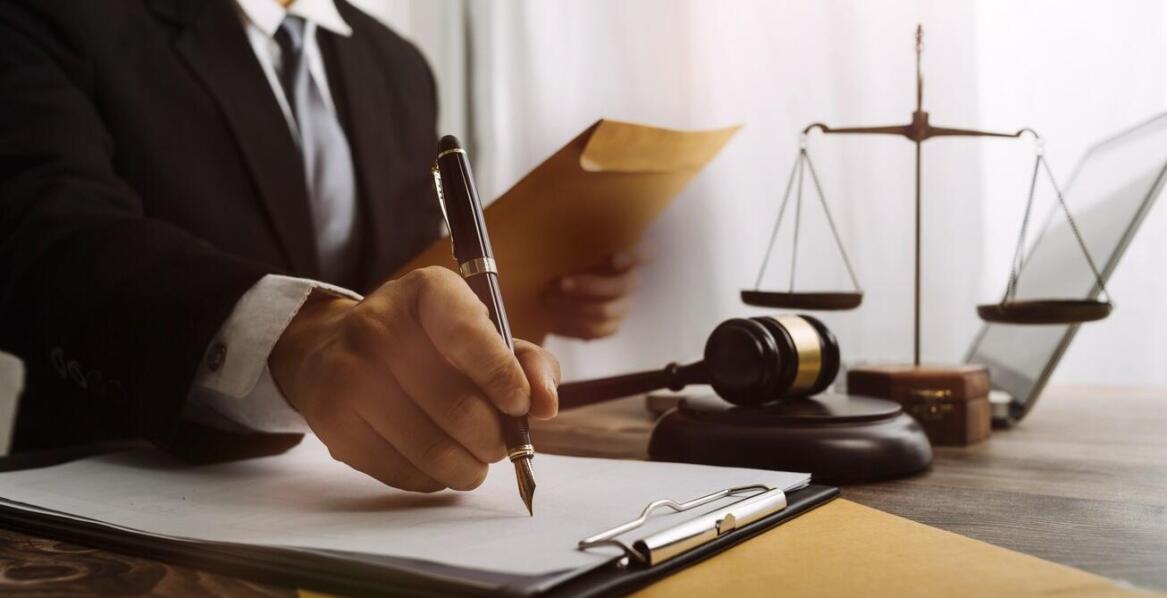 Proces windykacji sądowej krok po kroku – jak wspiera kancelaria prawna?