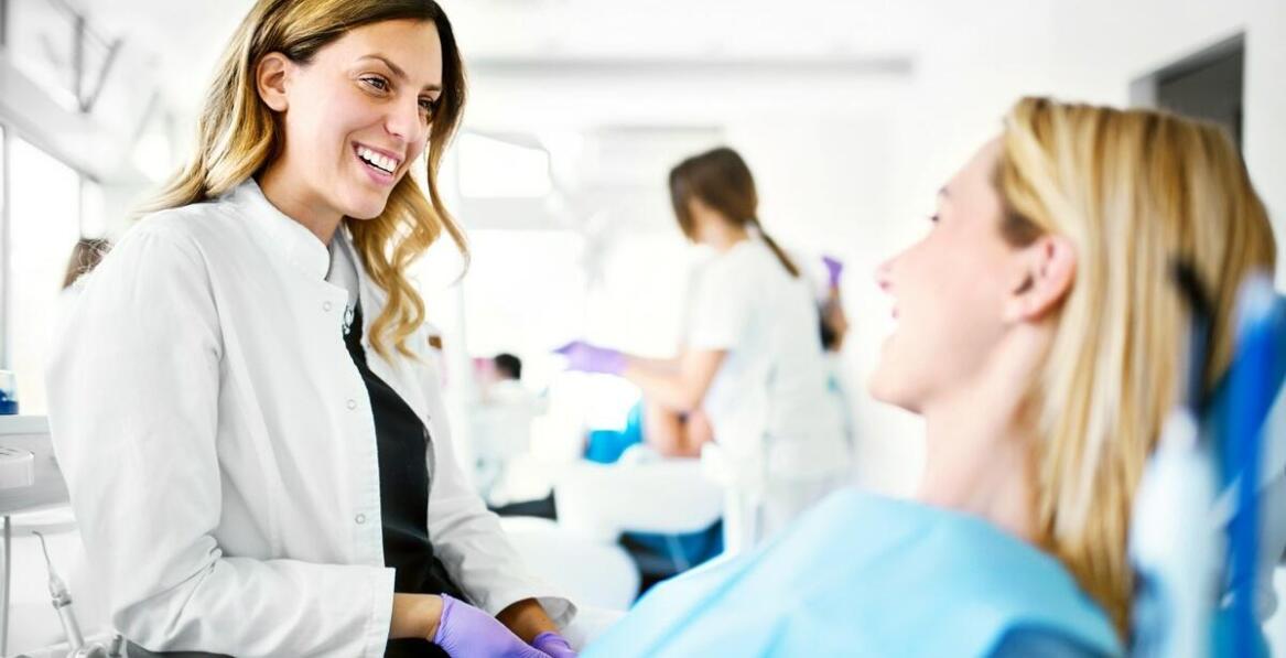 Jakie korzyści niesie za sobą wybór implantów zębowych w Krakowie?