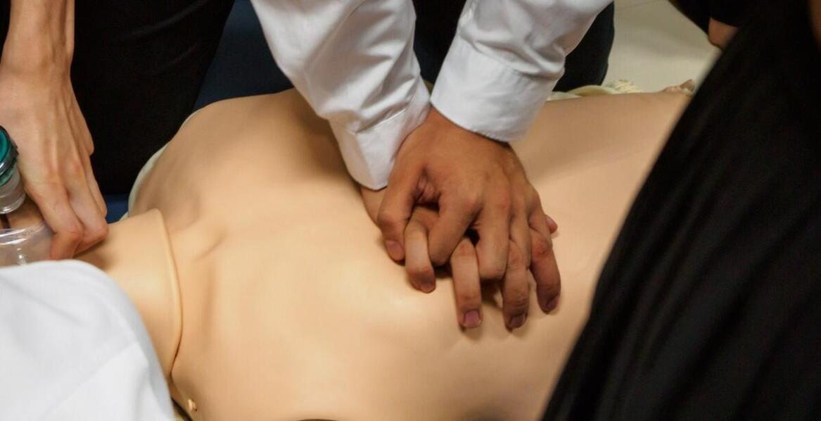 Pierwsza pomoc przy oparzeniach elektrycznych: jakie kroki podjąć?