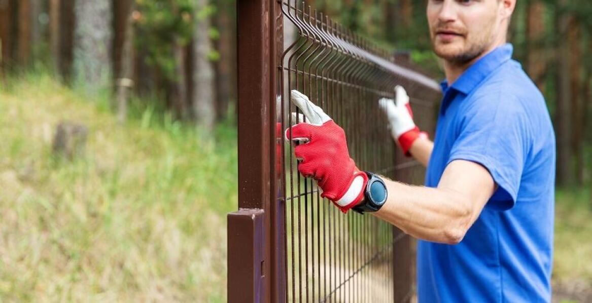 Jakie innowacje wprowadzają producenci akcesoriów do montażu paneli, aby zwiększyć ich trwałość?