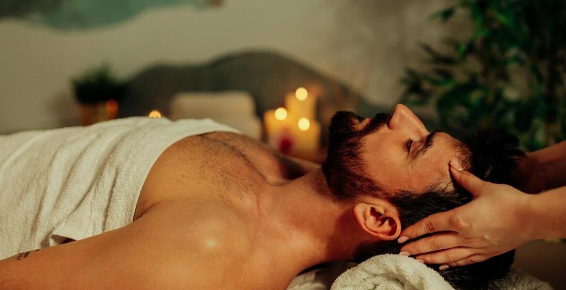 Korzyści z masaży dla par – jak wspólne chwile wpływają na związek