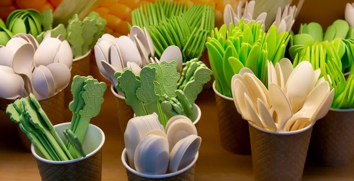 Jak pucharki jednorazowe wpływają na wygodę serwowania deserów?