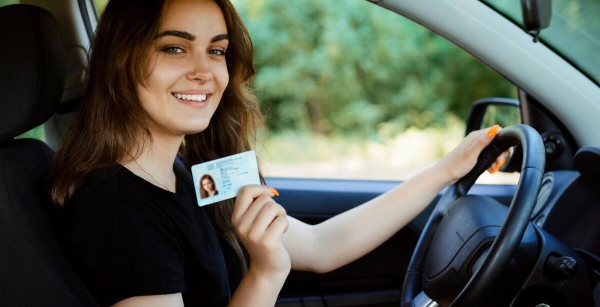 Kluczowe różnice między kategorią B a C prawa jazdy