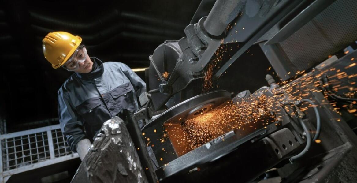 Porównanie tradycyjnych i nowoczesnych metod nawęglania stali