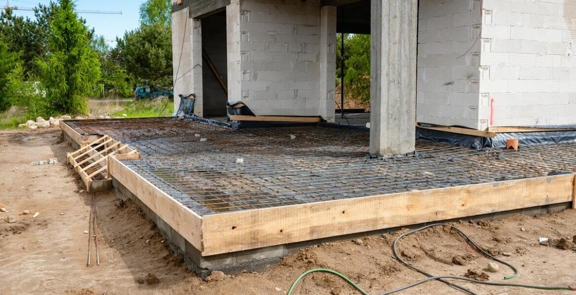 Posadzka styrobetonowa a jej znaczenie w projektach zrównoważonego rozwoju