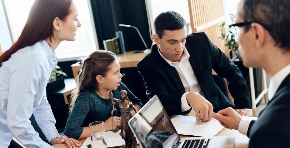 Dlaczego warto powierzyć formalności firmie specjalizującej się w legalizacji?