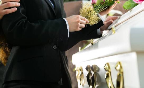 Usługi pogrzebowe – kompleksowa organizacja i wsparcie w trudnych chwilach