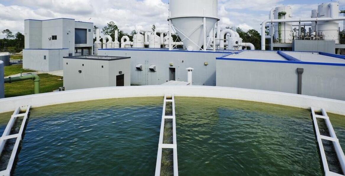 Wpływ oczyszczalni przemysłowej na redukcję zużycia wody w produkcji