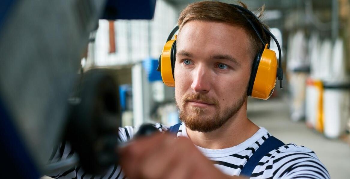 Znaczenie instrukcji obsługi w codziennej pracy z piłą taśmową