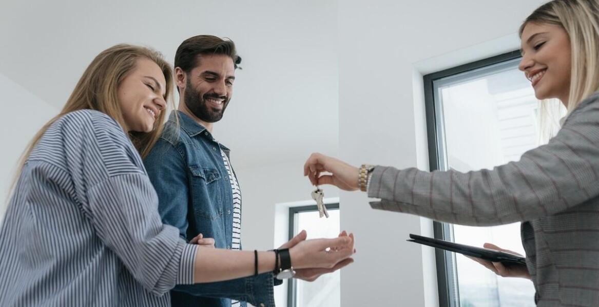 Jak wygląda proces zakupu mieszkania od dewelopera pod stolicą?