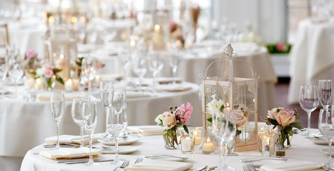 Najpiękniejsze pomysły na aranżację sali weselnej – inspiracje i trendy