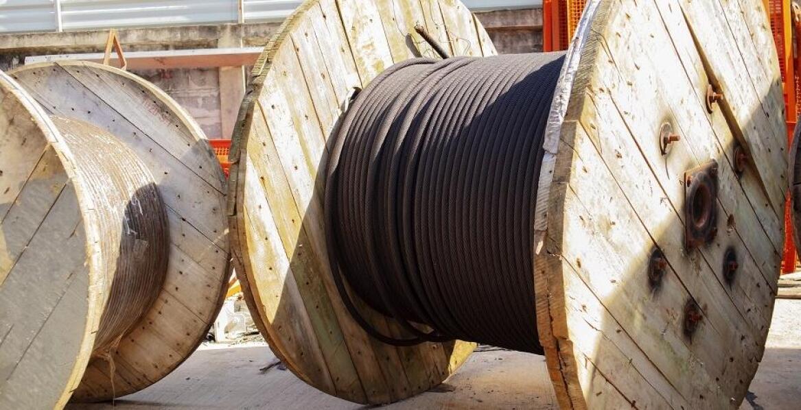 Innowacyjne technologie wspierające pracę z rozwijakami do bębnów kablowych