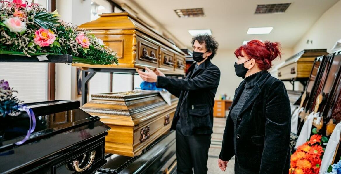 Jak przebiega transport ciała z Włoch do Polski – najważniejsze informacje