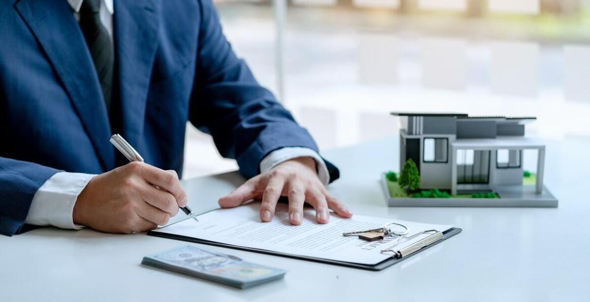 Jak działa biuro obrotu nieruchomościami i kiedy warto skorzystać z usług?