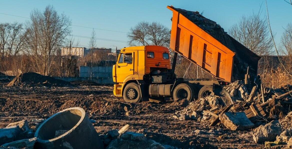Wywóz odpadów budowlanych – najważniejsze zasady i aktualne przepisy