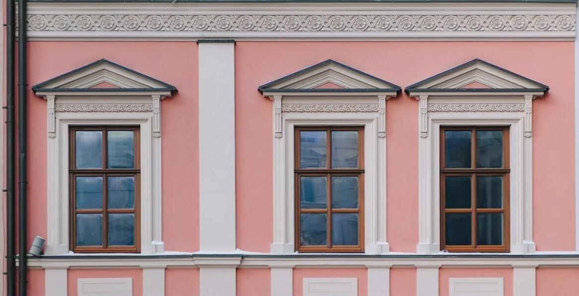 Trwałe i estetyczne elewacje – przegląd materiałów oraz możliwości wykończenia