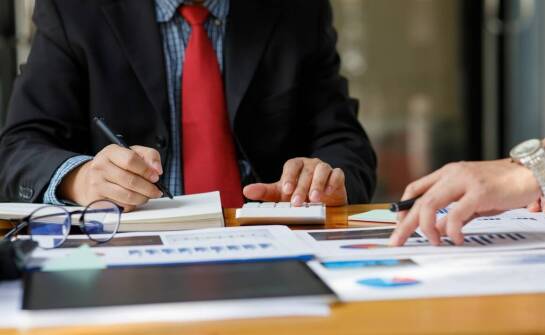 Na czym polega doradztwo księgowe i jakie przynosi korzyści firmom