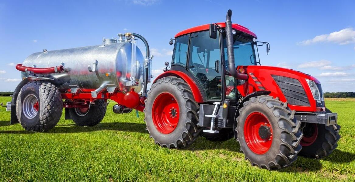 Importer Amazone – jak przebiega proces sprowadzania maszyn rolniczych