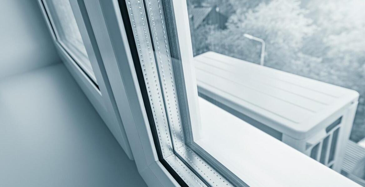 Czym charakteryzują się okna PCV? Najważniejsze zalety i zastosowania