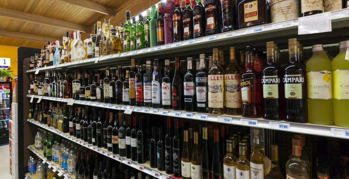 Hurtownia alkoholi – jak wygląda oferta i czym kierują się kupujący