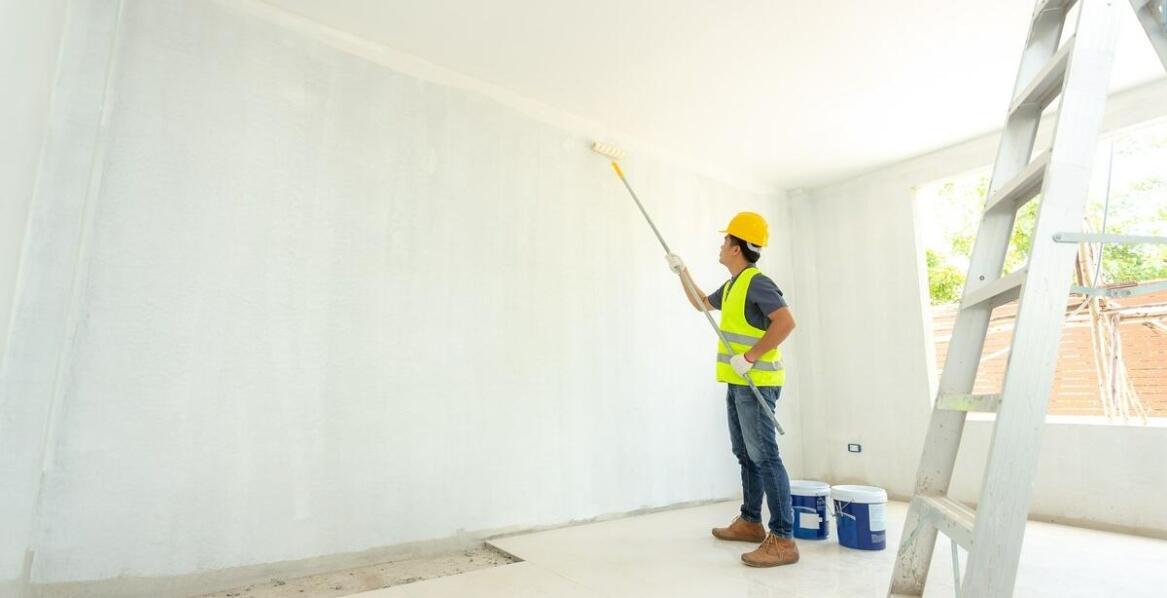 Osuszanie ścian po zalaniu – przyczyny wilgoci i skuteczne działania naprawcze