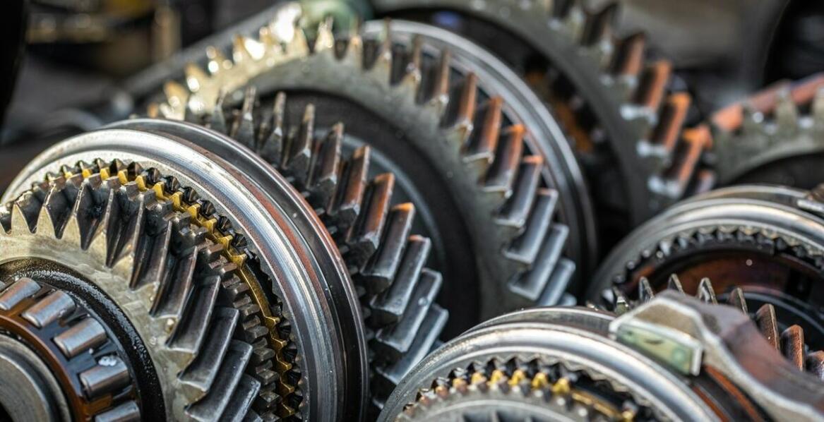 Co wpływa na trwałość przekładni kierowniczej i jak zapobiegać awariom