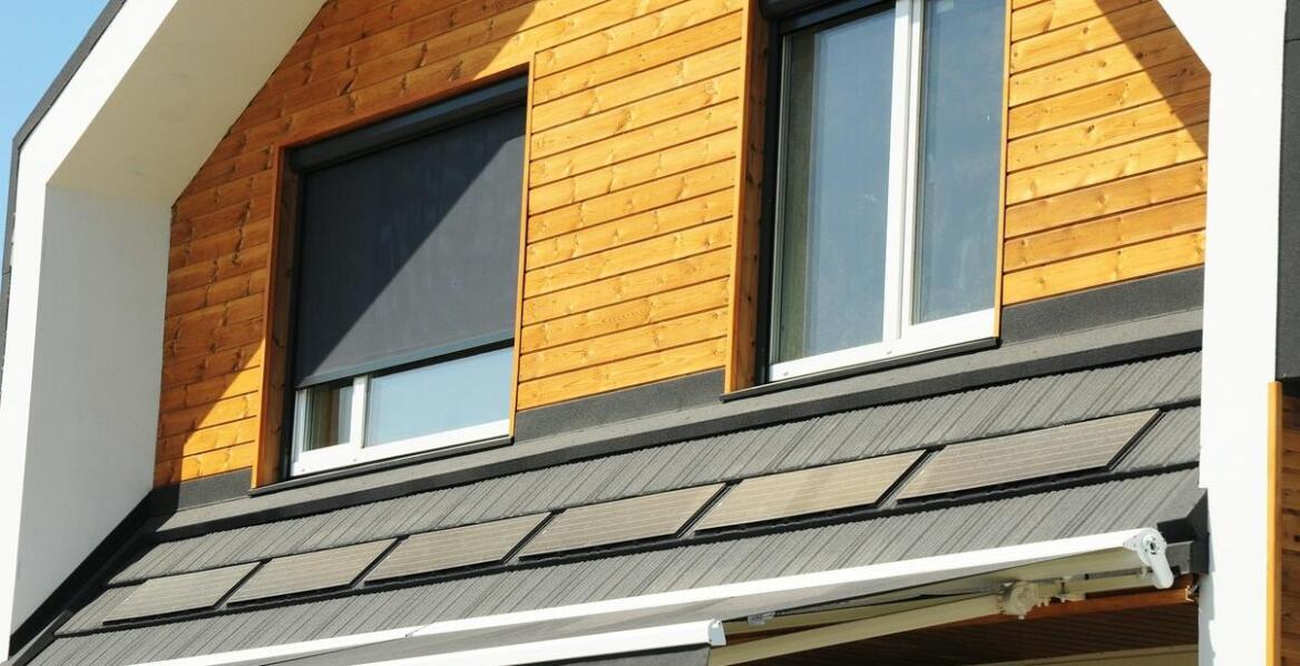 Okna dachowe z powłoką poliuretanową – trwałość i łatwa pielęgnacja wnętrz