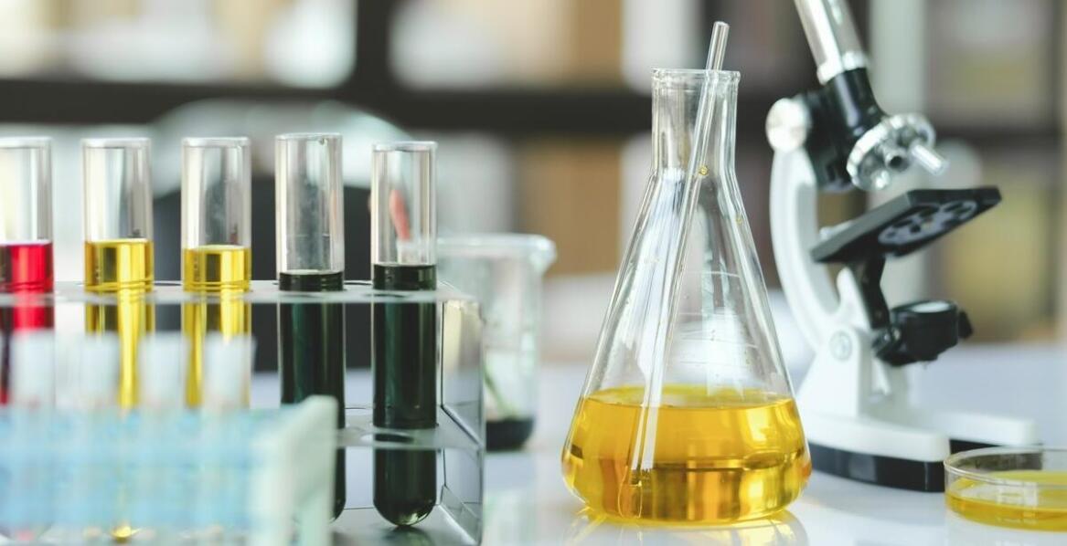 Włoska chemia gospodarcza – czym wyróżniają się produkty z Italii?