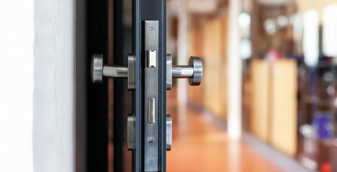 Drzwi do domu i mieszkania – jak dopasować rozwiązanie do swoich potrzeb