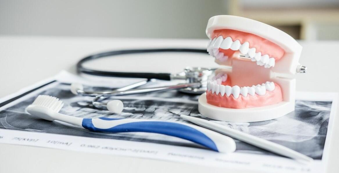 Jak przebiega leczenie ortodontyczne oraz jakie efekty można osiągnąć