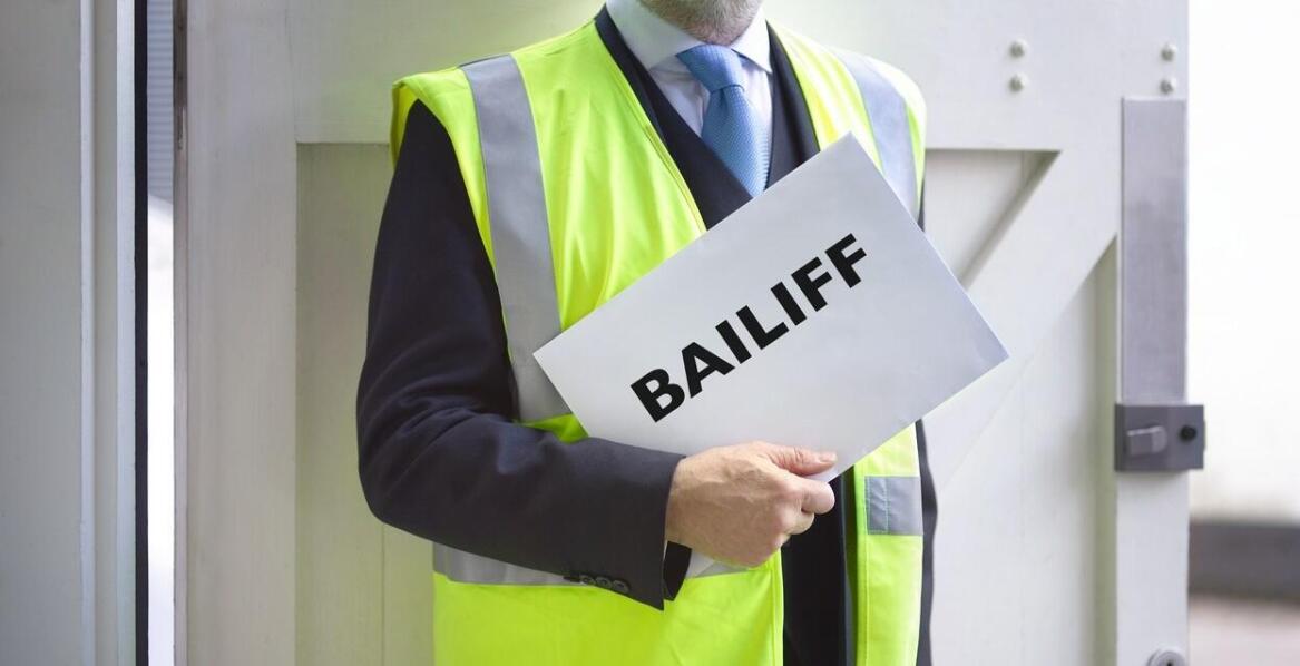 Jak wygląda współpraca z komornikiem oraz jakie są jej konsekwencje