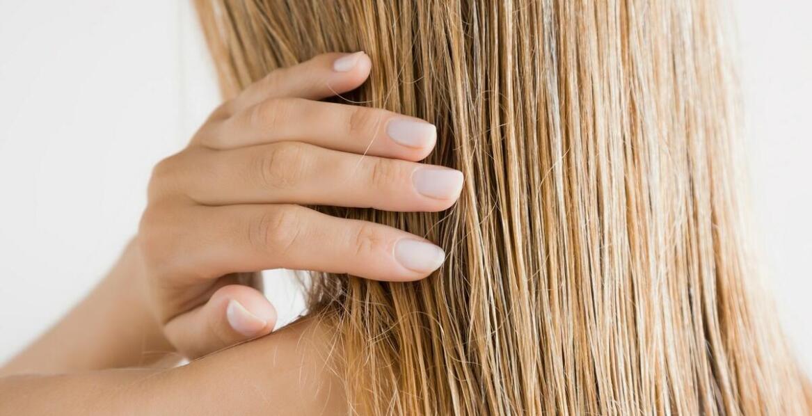 Kolagen do włosów – jak wpływa na wygląd i kondycję pasm?
