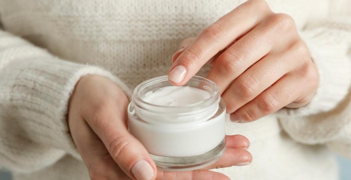 Naturalny kolagen w kremach – jak wpływa na gładkość i jędrność skóry