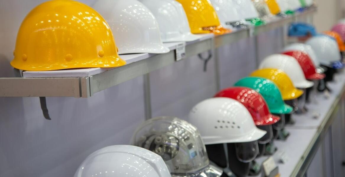 Kask ochronny BHP – zastosowanie, budowa i znaczenie w pracy