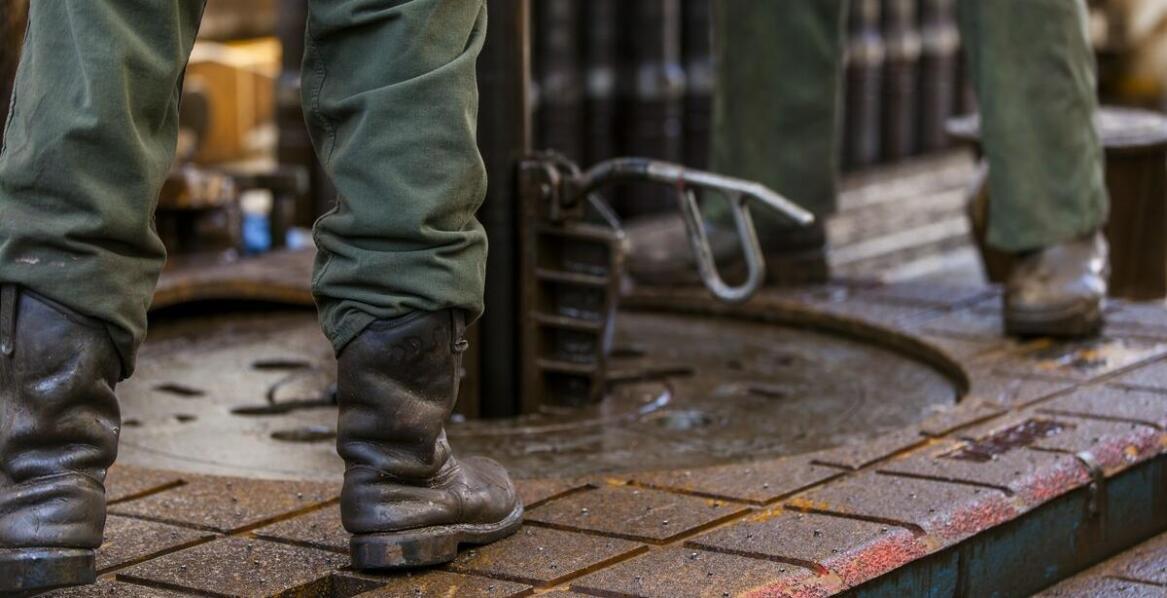 Buty gumowe do pracy – zastosowania, zalety i kluczowe cechy ochronne
