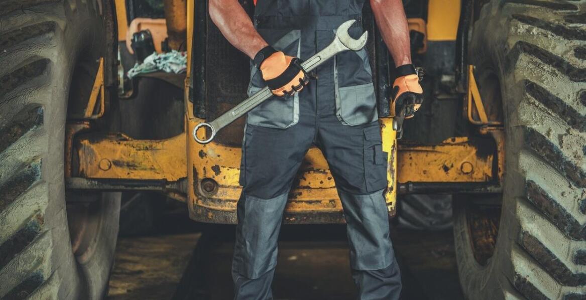 Najważniejsze cechy i zastosowania wytrzymałych spodni do pracy