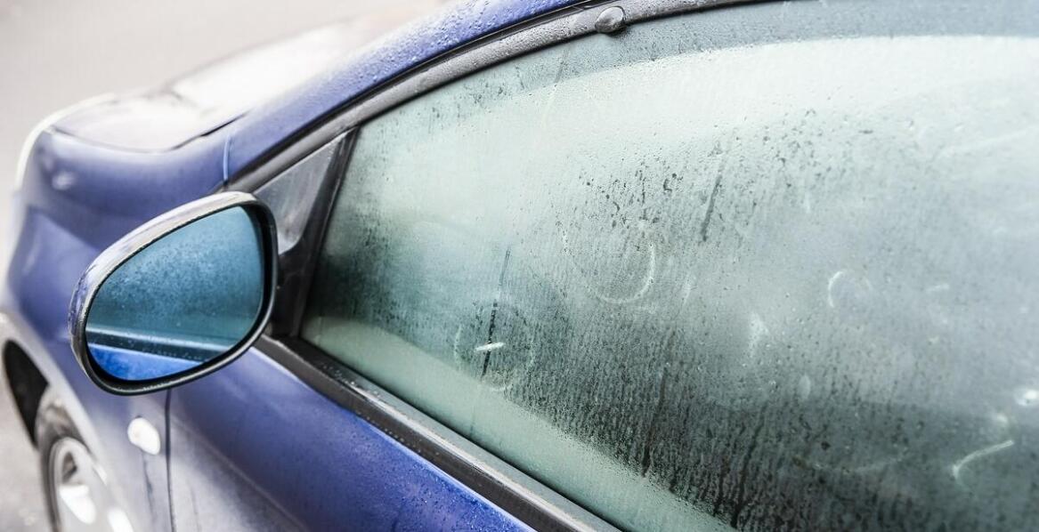 Najczęstsze przyczyny uszkodzeń szyb samochodowych i jak ich unikać