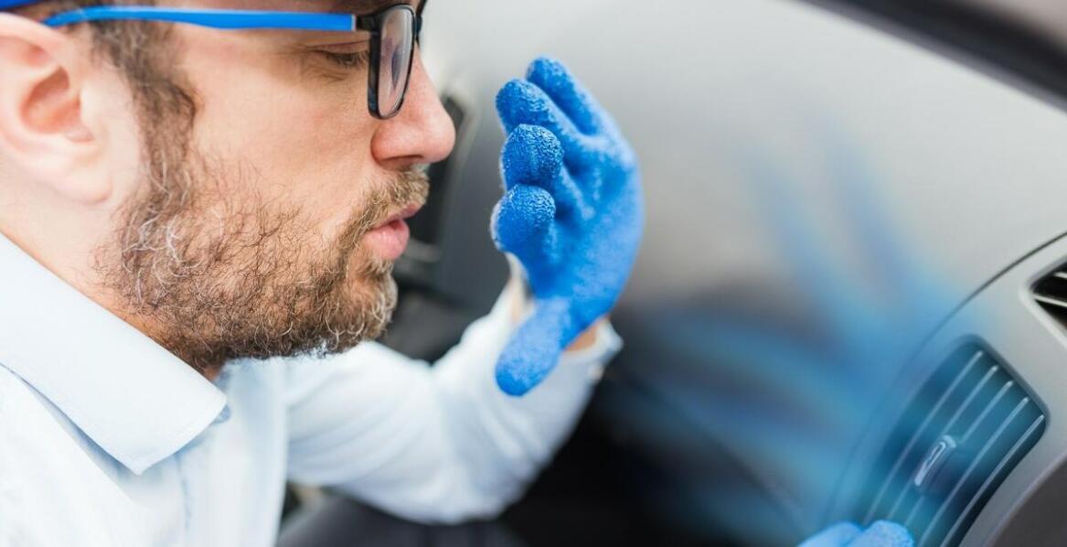 Jak przebiega naprawa szyb samochodowych i kiedy warto ją rozważyć