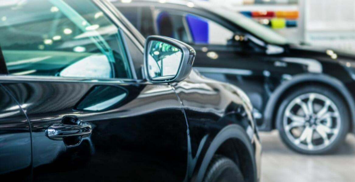 Najważniejsze kryteria wyboru szyb samochodowych oraz opcji zakupu online