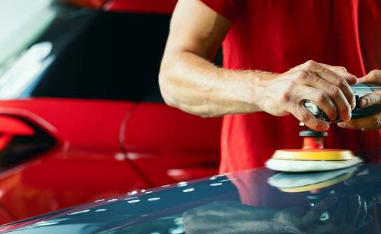 Na czym polega montaż szyb samochodowych i jakie ma znaczenie dla pojazdu?