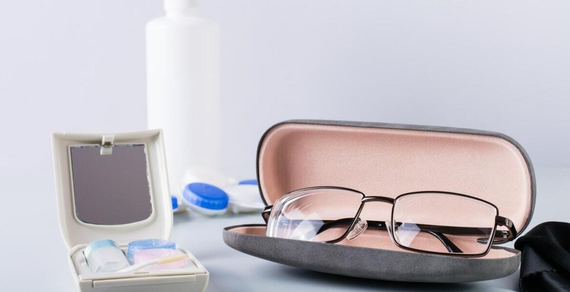 Niezbędne akcesoria ułatwiające codzienną pielęgnację osób leżących