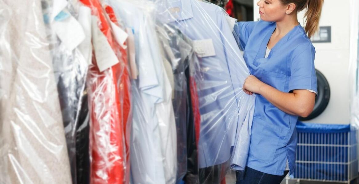 Jak wybrać opatrunki medyczne i produkty do domowej opieki zdrowotnej